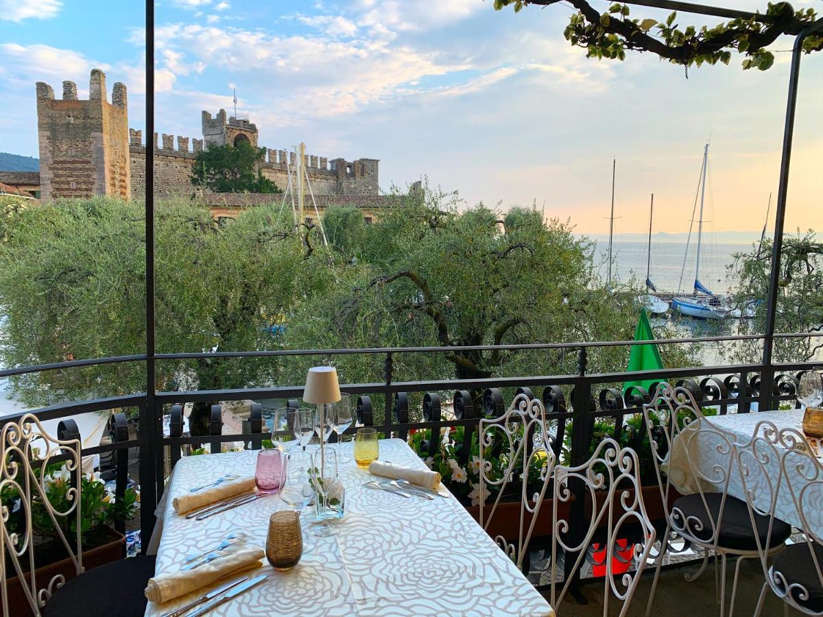 Albergo Gardesana Torri Del Benaco Exterior foto