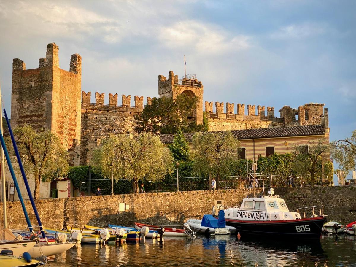 Albergo Gardesana Torri Del Benaco Exterior foto