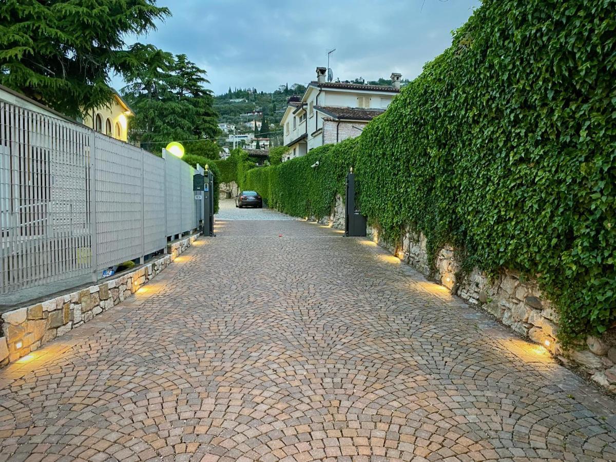 Albergo Gardesana Torri Del Benaco Exterior foto