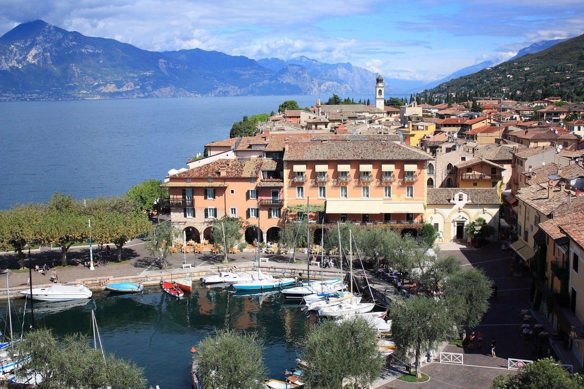 Albergo Gardesana Torri Del Benaco Exterior foto